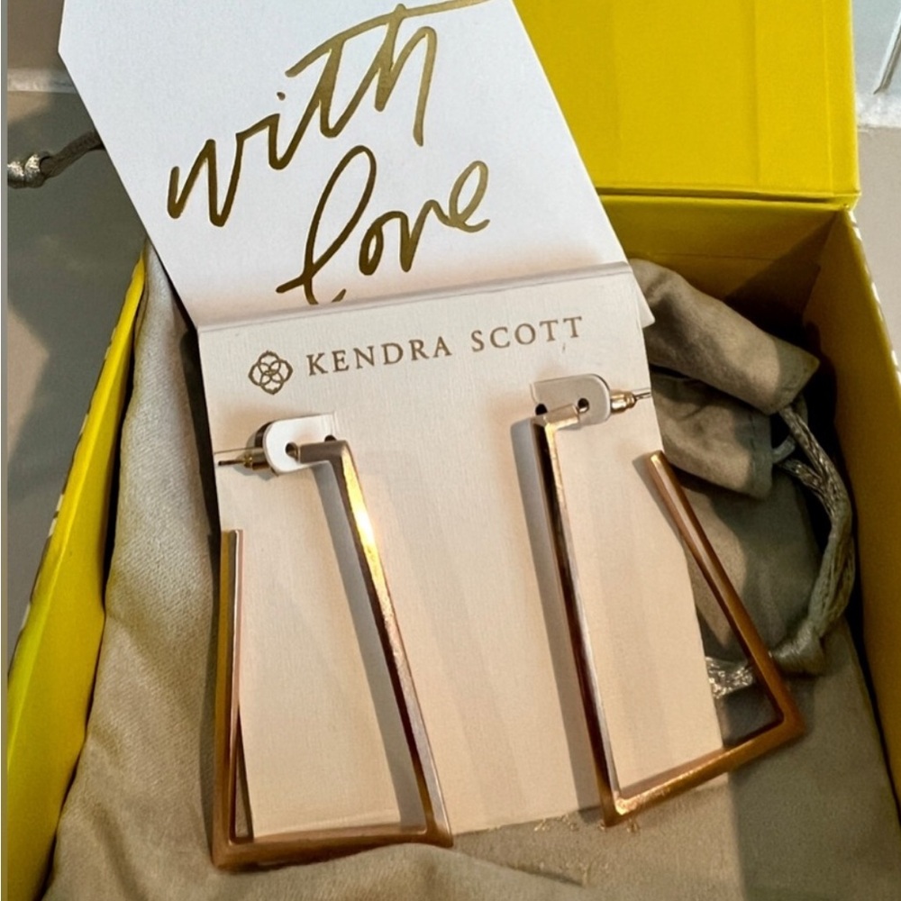 Kendra Scott Yellow Gold Easton Geometric Hoops Brand new